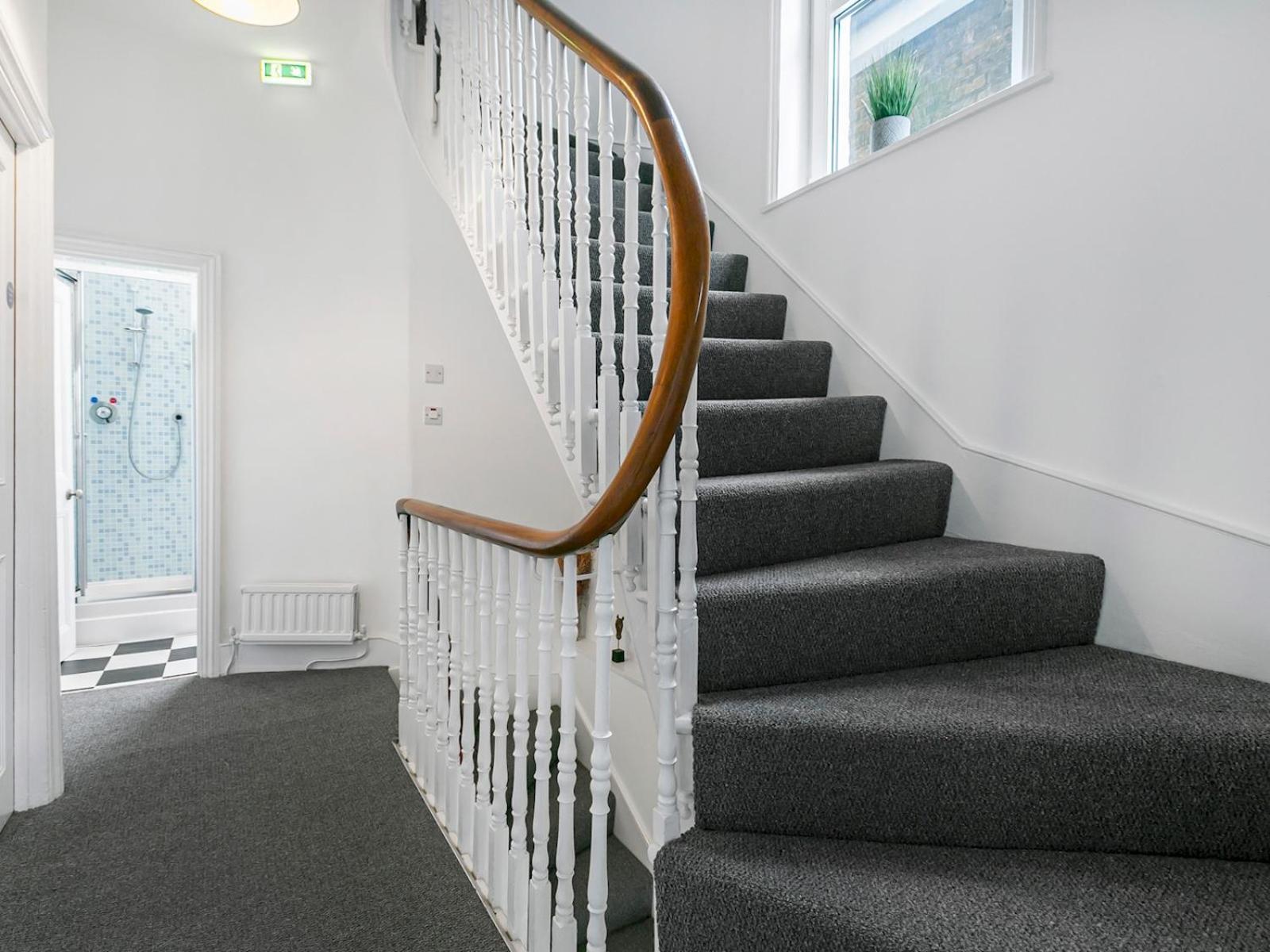 Ferienhaus Pass The Keys Elegant Getaway House In Vibrant Clapham Juction London