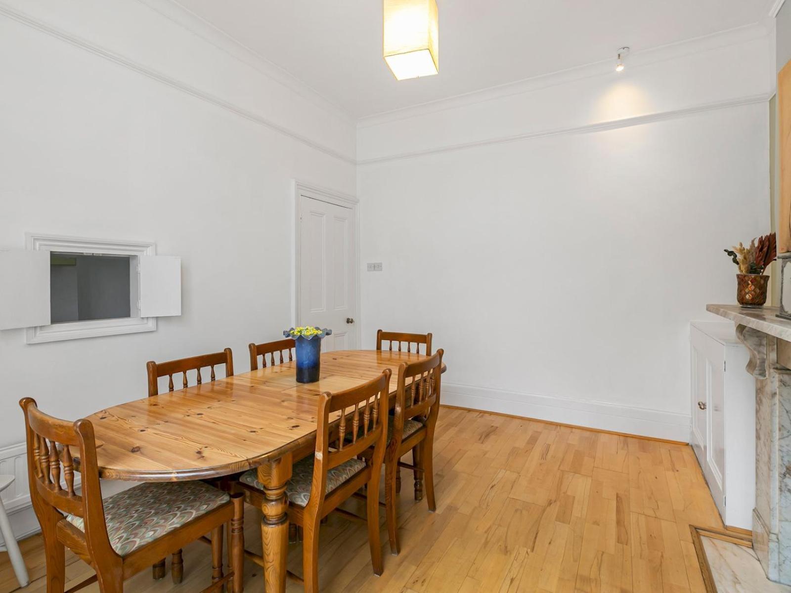 Pass The Keys Elegant Getaway House In Vibrant Clapham Juction Ferienhaus