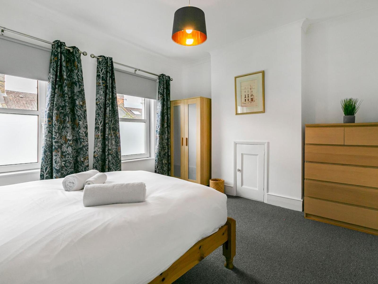 Ferienhaus Pass The Keys Elegant Getaway House In Vibrant Clapham Juction London