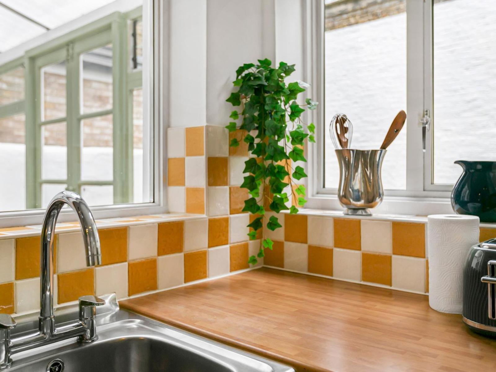 Pass The Keys Elegant Getaway House In Vibrant Clapham Juction Ferienhaus