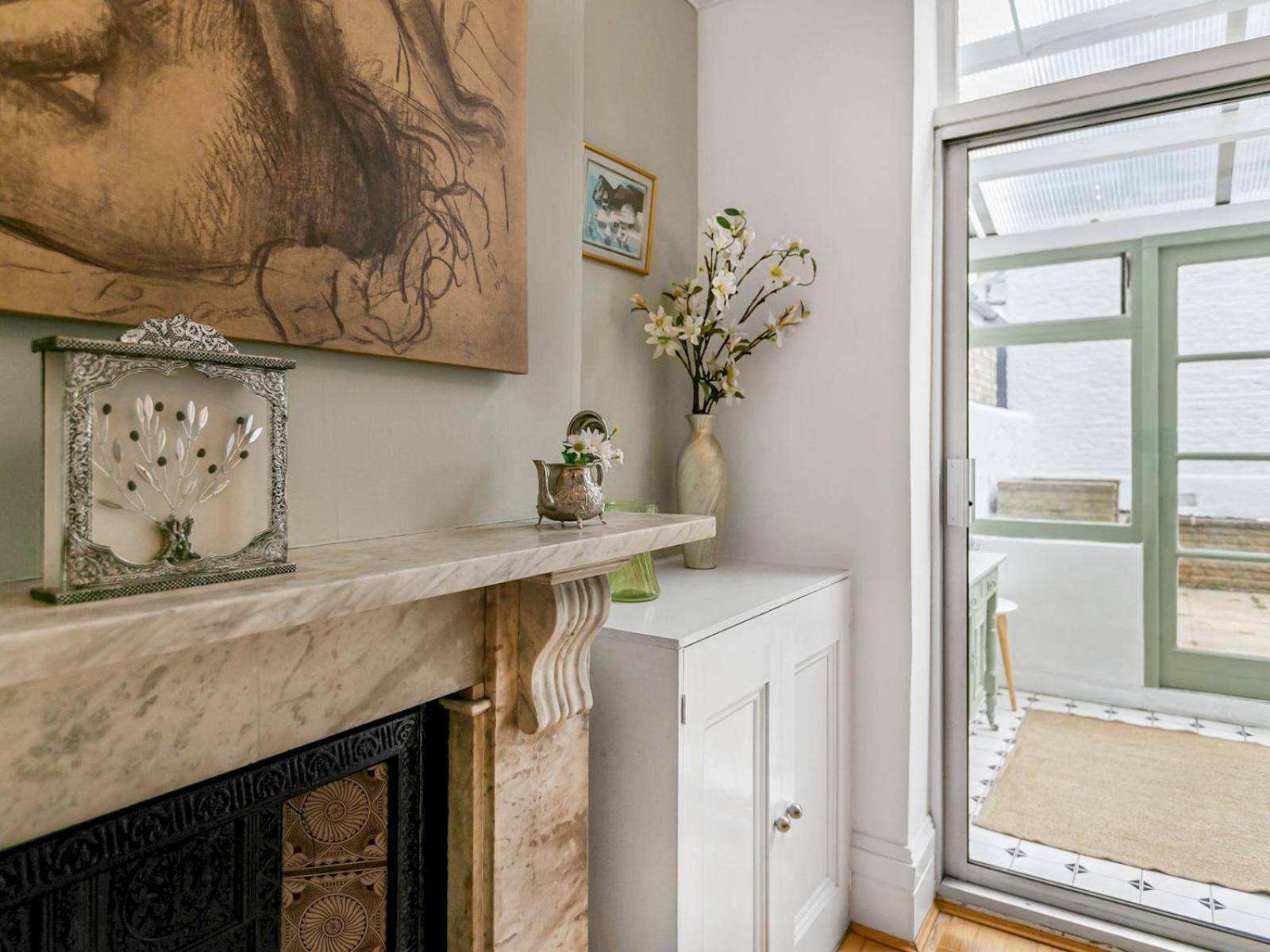 Ferienhaus Pass The Keys Elegant Getaway House In Vibrant Clapham Juction