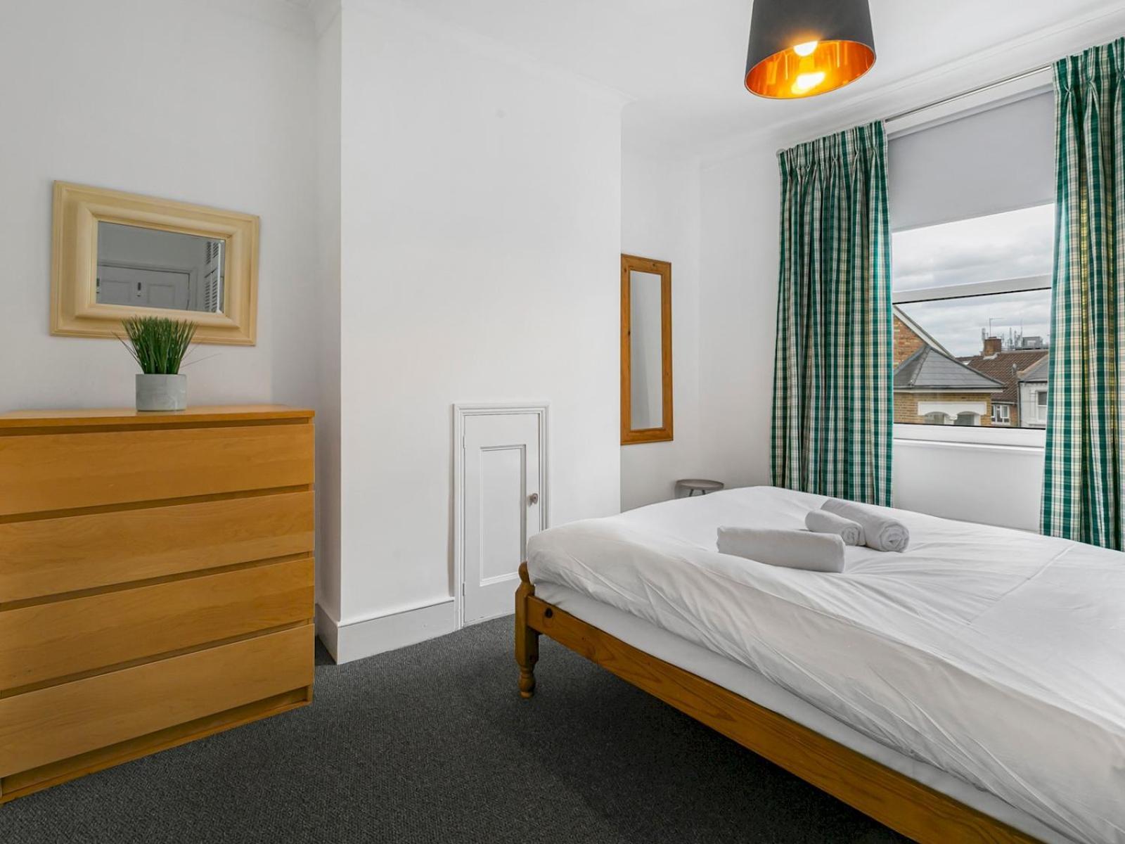 Ferienhaus Pass The Keys Elegant Getaway House In Vibrant Clapham Juction London