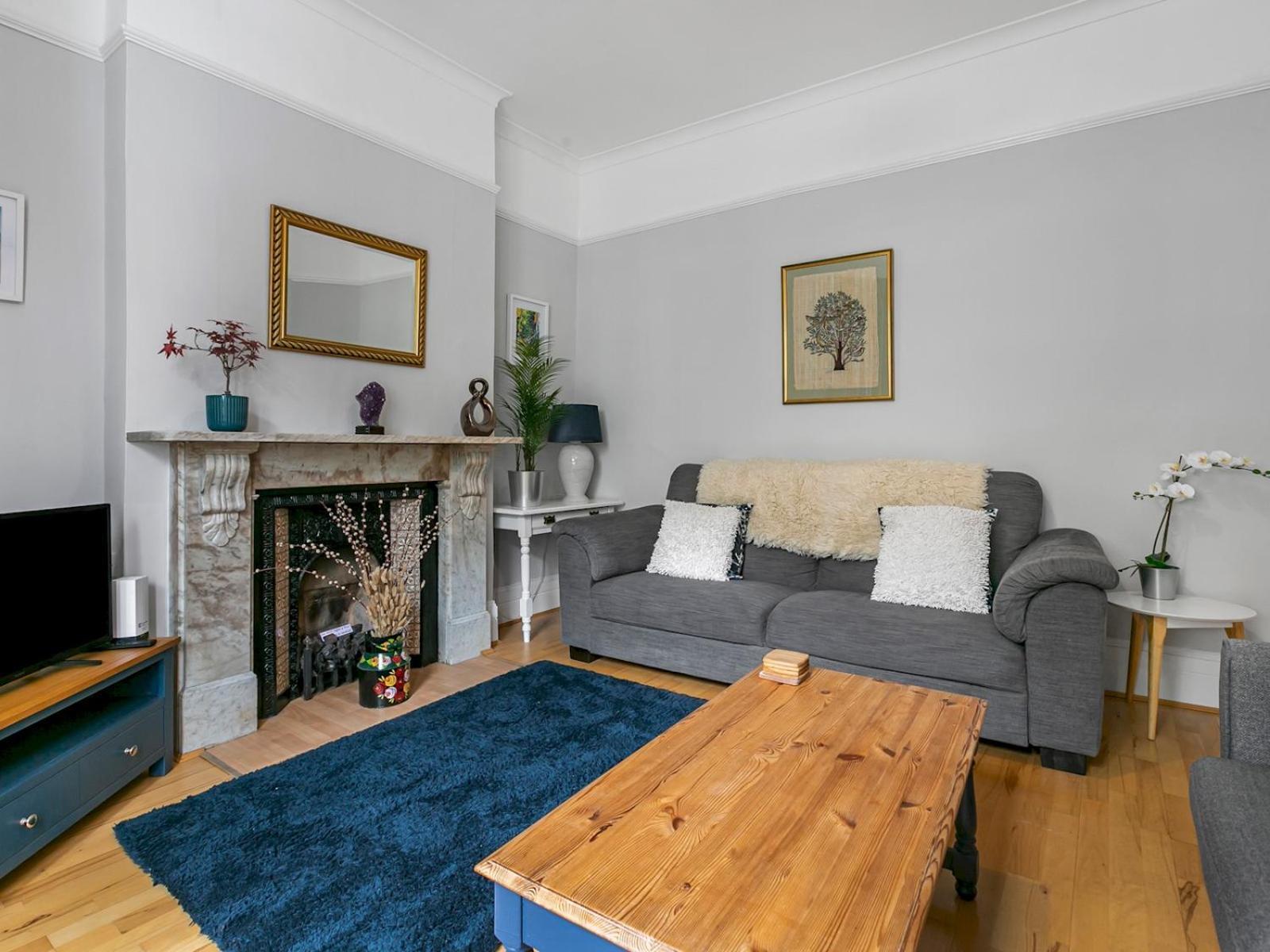 Ferienhaus Pass The Keys Elegant Getaway House In Vibrant Clapham Juction London