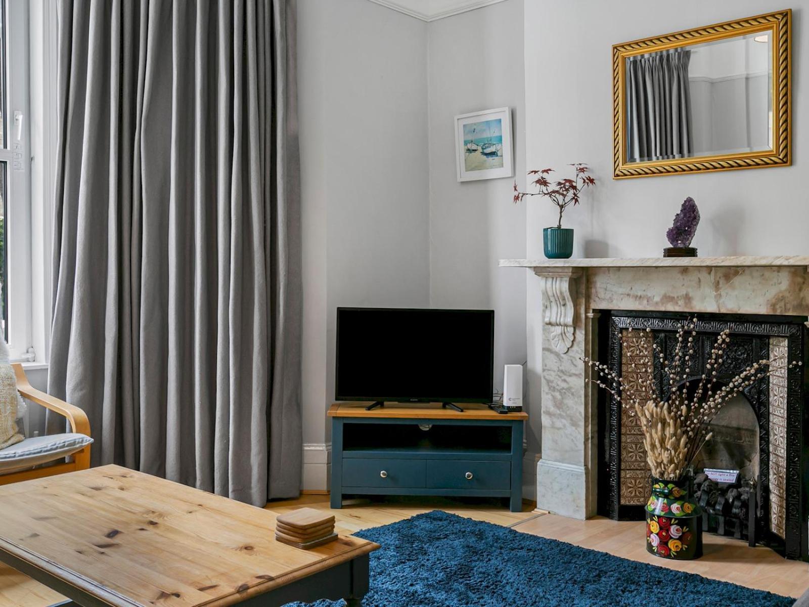 Ferienhaus Pass The Keys Elegant Getaway House In Vibrant Clapham Juction London
